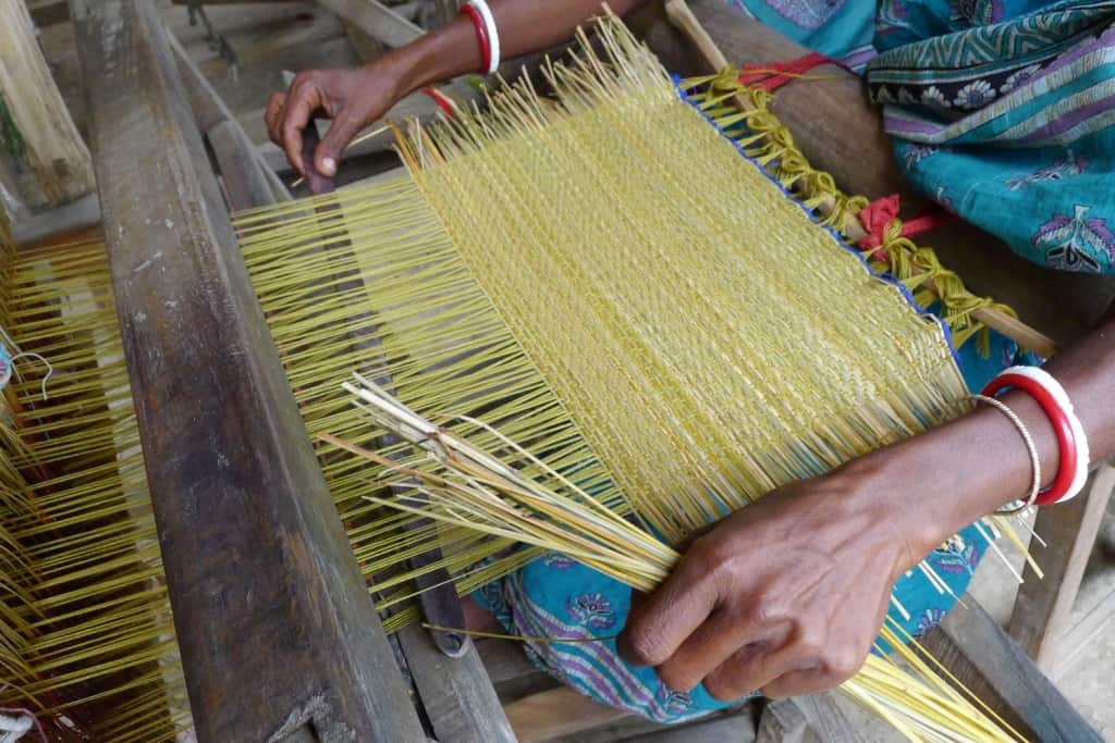 Belloon Hasta Shilpo handloom weaving